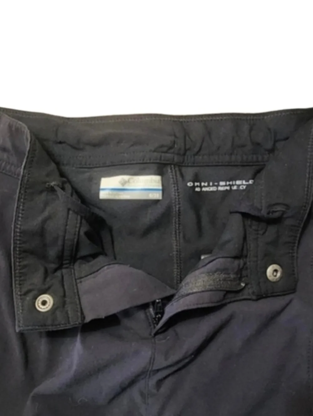 Columbia Women's Skort Size 6 / 38 Black. Water repellant w/Omnishield.
